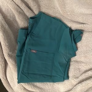 Marine figs scrub set